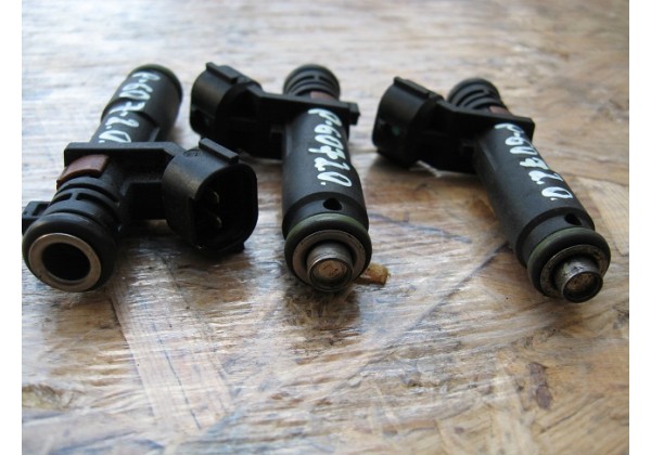 Форсунка клапанна Peugeot 406, 407, 607, 807, Citroen C8 2.2 16V, 1984E4, 348005